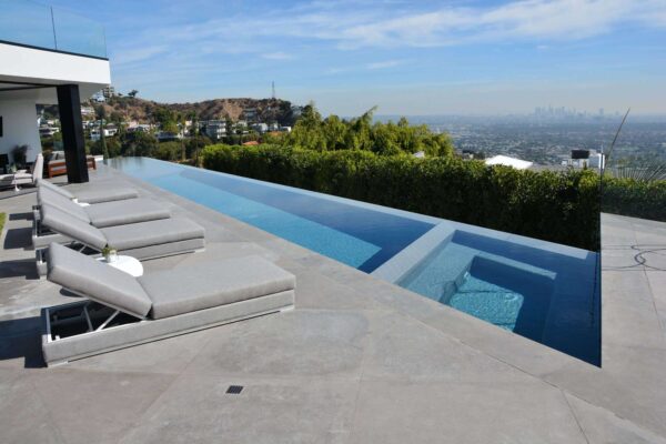Riviera Pools & Spas