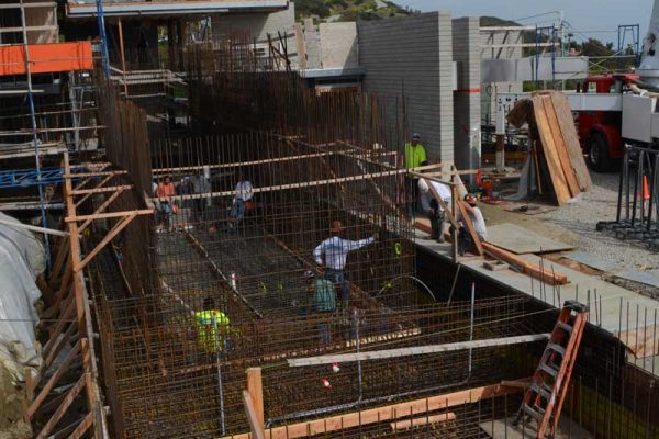 award-winning-pool-and-spa-construction-1_riviera-pools-and-spas_premium-pool-builder-in-los-angeles-and-southern-california