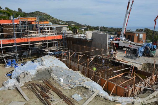 award-winning-pool-and-spa-construction-2_riviera-pools-and-spas_premium-pool-builder-in-los-angeles-and-southern-california