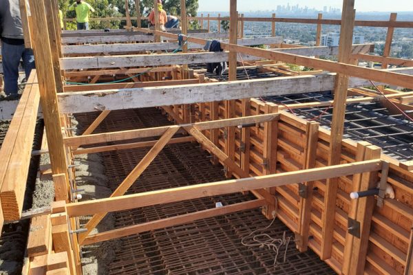 best-construction-for-pool-1_riviera-pools-and-spas_premium-pool-builder-in-los-angeles-and-southern-california(1)