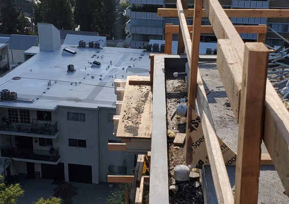best-construction-for-pool-2_riviera-pools-and-spas_premium-pool-builder-in-los-angeles-and-southern-california(1)