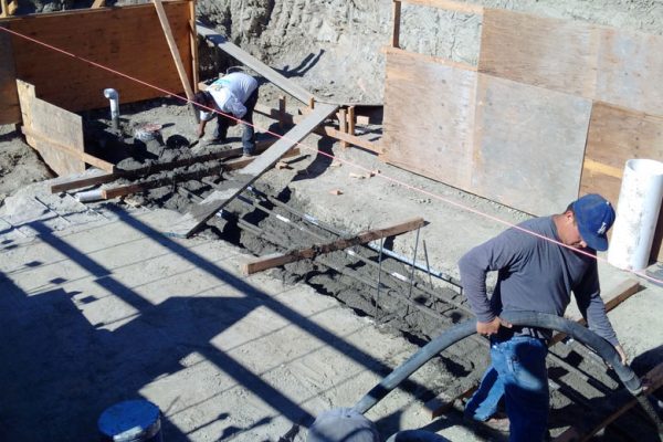 best-custom-pool-and-spa-process-3_riviera-pools-and-spas_premium-pool-builder-in-los-angeles-and-southern-california