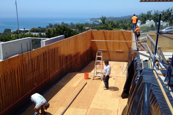 best-custom-pool-designs-3_riviera-pools-and-spas_premium-pool-builder-in-los-angeles-and-southern-california