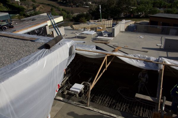 building-a-custom-pool-3_riviera-pools-and-spas_premium-pool-builder-in-los-angeles-and-southern-california
