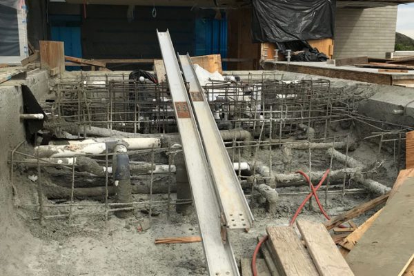 choosing-the-right-contractor-1_riviera-pools-and-spas_premium-pool-builder-in-los-angeles-and-southern-california