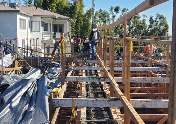 construction-on-custom-pool-2_riviera-pools-and-spas_premium-pool-builder-in-los-angeles-and-southern-california