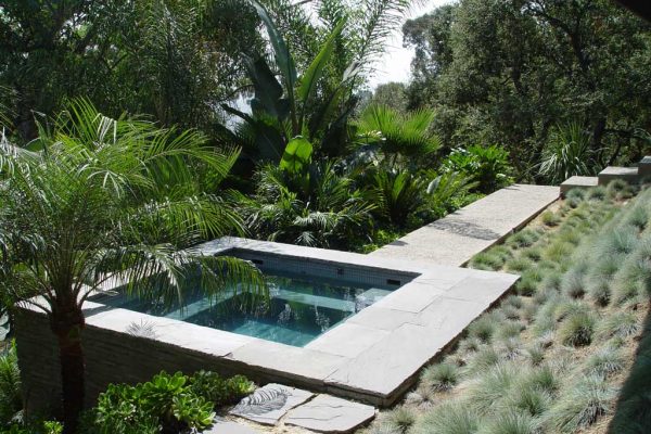 cool-square-home-spa-1_riviera-pools-and-spas_premium-pool-builder-in-los-angeles-and-southern-california