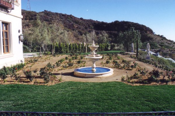 custom-design-water-fountain-in-progress-landscaping_riviera-pools-and-spas_premium-pool-builder-in-los-angeles-and-southern-california
