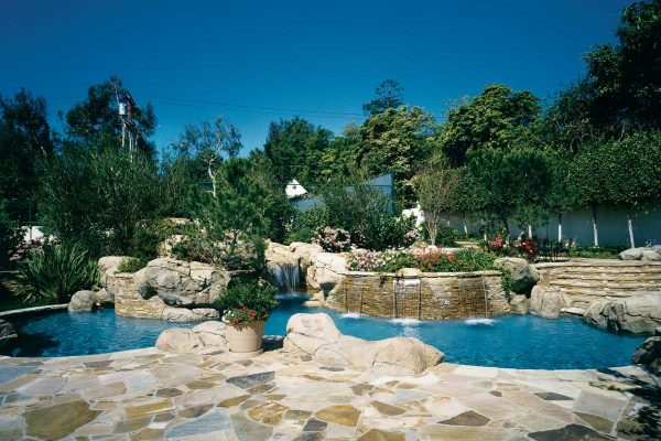 custom-pool-design_riviera-pools-and-spas_premium-pool-builder-in-los-angeles-and-southern-california