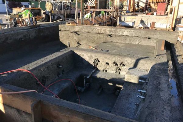 designed-and-engineered-custom-pool-and-spa-1_riviera-pools-and-spas_premium-pool-builder-in-los-angeles-and-southern-california