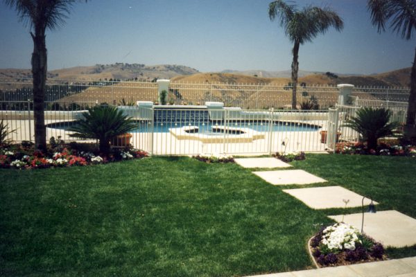 gated-custom-pool_riviera-pools-and-spas_premium-pool-builder-in-los-angeles-and-southern-california