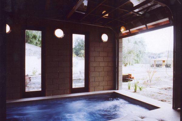 home-spa-with-cool-garage-door-entrance_riviera-pools-and-spas_premium-pool-builder-in-los-angeles-and-southern-california