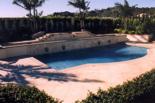 picture-perfect-pool_riviera-pools-and-spas_premium-pool-builder-in-los-angeles-and-southern-california