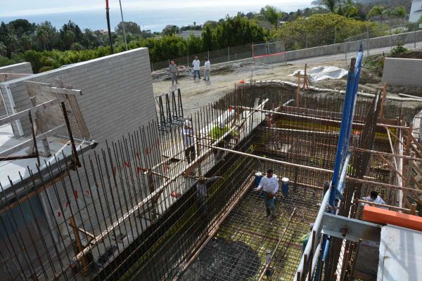 pool-and-spa-construction-in-progress-3_riviera-pools-and-spas_premium-pool-builder-in-los-angeles-and-southern-california