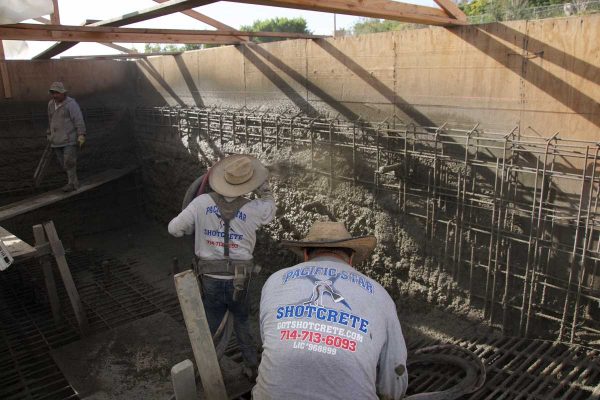pool-building-process-2_riviera-pools-and-spas_premium-pool-builder-in-los-angeles-and-southern-california
