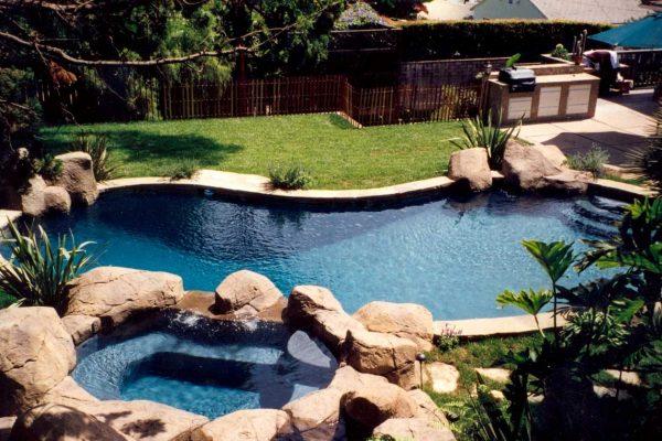 pool-with-relaxing-waterfall-2_riviera-pools-and-spas_premium-pool-builder-in-los-angeles-and-southern-california