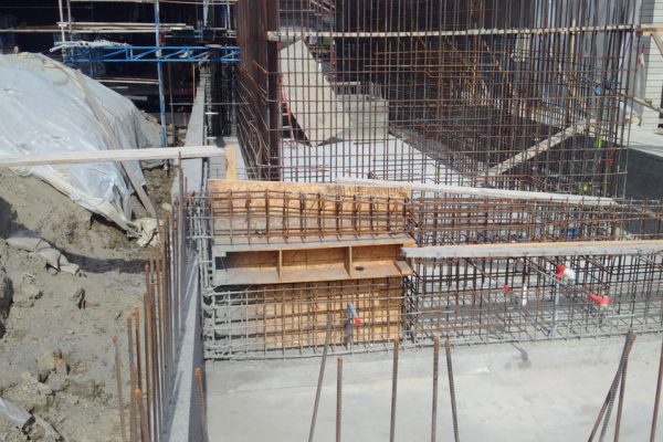 professional-construction-3_riviera-pools-and-spas_premium-pool-builder-in-los-angeles-and-southern-california