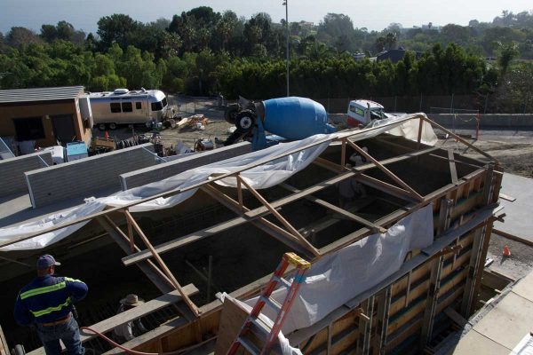 quality-construction-custom-pool-2_riviera-pools-and-spas_premium-pool-builder-in-los-angeles-and-southern-california