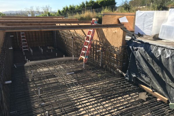 reliable-contractor-custom-pool-1_riviera-pools-and-spas_premium-pool-builder-in-los-angeles-and-southern-california